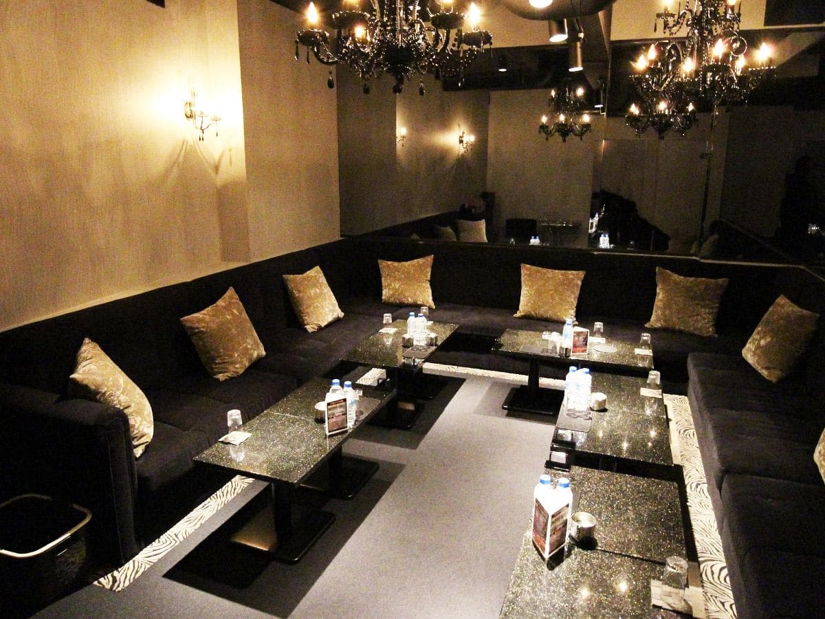 歌舞伎町のキャバクラ「グラミエール」の店内写真3