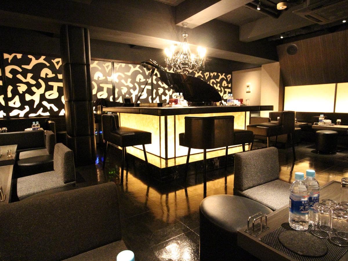 歌舞伎町のキャバクラ「フォーティーファイブ」の店内写真5