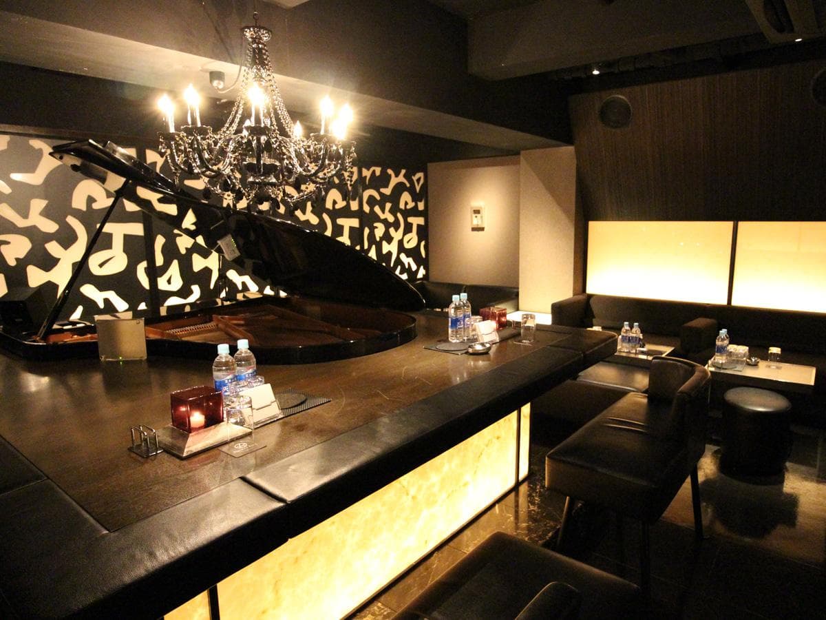 歌舞伎町のキャバクラ「フォーティーファイブ」の店内写真6