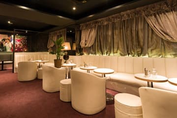 門前仲町のキャバクラ「ペリノア」の店内写真2
