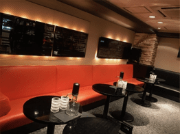 新橋のキャバクラ「アラジン」の店内写真3